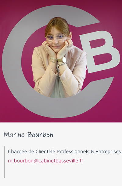 marine-bourbon-chargee-de-clientele